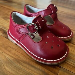 L’AMOUR Red Dress Shoes with Perforated Toe